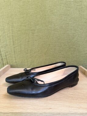 Manolo Blahnik Black Leather Pointed Ballet Flats with Bow